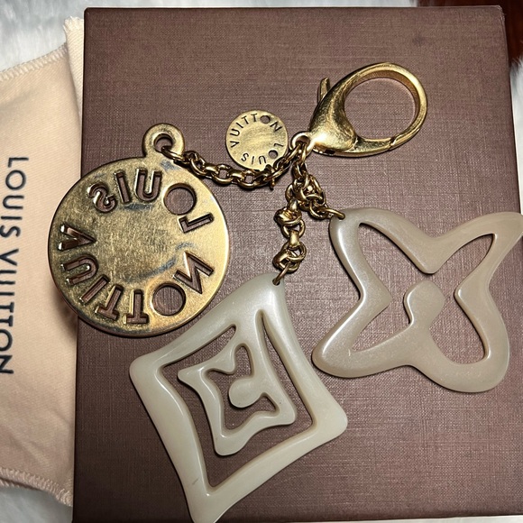 Louis Vuitton Women's Keychain/Bag Charm Beige Brown Gold with Box & Dust Bag - Picture 10 of 17